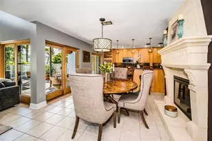 990 San Carlos Ct NE, Saint Petersburg, FL 33702 - Photo 11