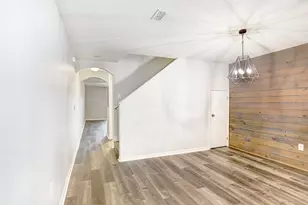 37669 Aaralyn Rd, Zephyrhills, FL 33542 - Photo 19