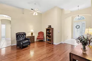 18955 Maisons Dr, Lutz, FL 33558 - Photo 13