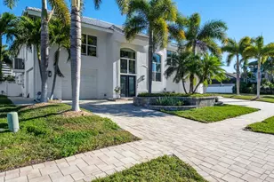 5949 Seabird Dr S, Gulfport, FL 33707 - Photo 5