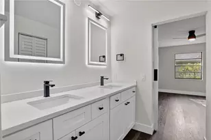 5014 Barrington Cir, Sarasota, FL 34234 - Photo 17