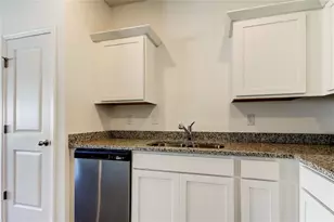 11925 Sylvia St, Dade City, FL 33525 - Photo 15