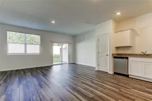 11925 Sylvia St, Dade City, FL 33525 - Photo 9