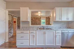 1175 Cr 463B, Lake Panasoffkee, FL 33538 - Photo 9