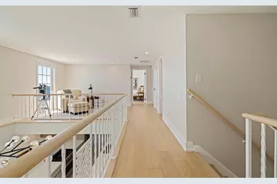 218 Colony Point Road S, Saint Petersburg, FL 33705 - Photo 35