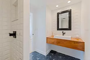 218 Colony Point Rd S, Saint Petersburg, FL 33705 - Photo 47