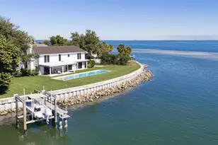 218 Colony Point Rd S, Saint Petersburg, FL 33705 - Photo 17