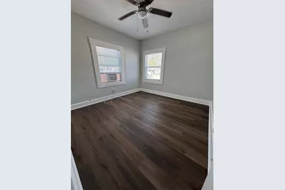 3927 6th Street S, Saint Petersburg, FL 33705 - Photo 7