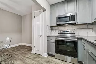 13691 Orange Sunset Dr, Tampa, FL 33618 - Photo 5