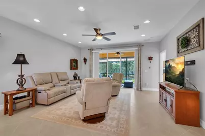 15814 Aurora Lake Circle, Wimauma, FL 33598 - Photo 13