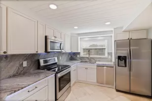 12592 N Capri Circle, Treasure Island, FL 33706 - Photo 3