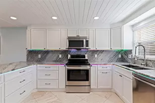 12592 N Capri Circle, Treasure Island, FL 33706 - Photo 5