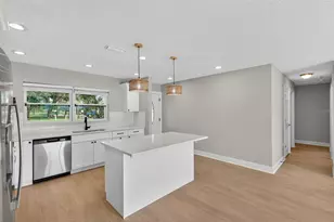 8110 Macoma Dr NE, Saint Petersburg, FL 33702 - Photo 27