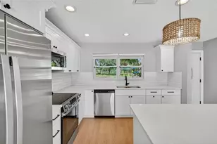 8110 Macoma Dr NE, Saint Petersburg, FL 33702 - Photo 23