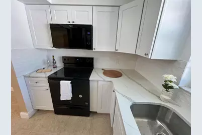 11315 3rd Street E, Treasure Island, FL 33706 - Photo 7