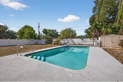 15536 Bristol Circle E, Clearwater, FL 33764 - Photo 17