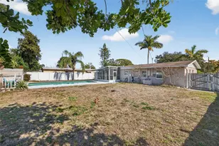 15536 Bristol Cir E, Clearwater, FL 33764 - Photo 19