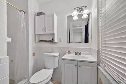 15536 Bristol Circle E, Clearwater, FL 33764 - Photo 9