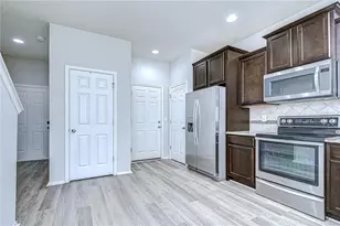 4739 White Sanderling Ct, Tampa, FL 33619 - Photo 5