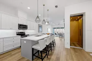 11797 1st St E, Treasure Island, FL 33706 - Photo 7