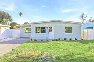 620 53rd Ave S, Saint Petersburg, FL 33705 - Photo 1