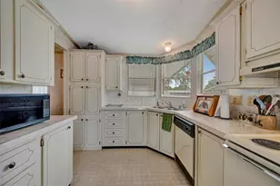 106 N St George Cir, Apollo Beach, FL 33572 - Photo 7