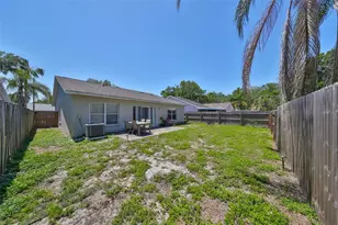 1204 Sawdust Ct, Valrico, FL 33596 - Photo 5