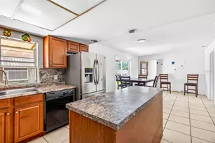 527 Julie Ln, Brandon, FL 33511 - Photo 7