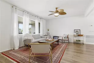 1129 39th Ave NE, Saint Petersburg, FL 33703 - Photo 9