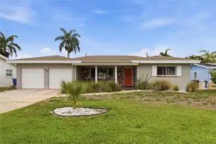 1129 39th Ave NE, Saint Petersburg, FL 33703 - Photo 1