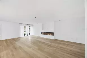 13025 Village Chase Cir, Tampa, FL 33618 - Photo 5