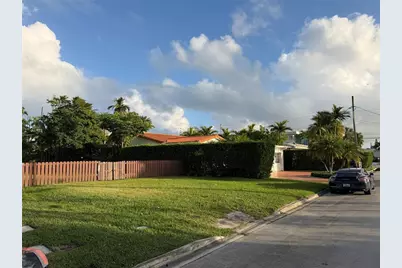 8819 Garland Avenue, Surfside, FL 33154 - Photo 13