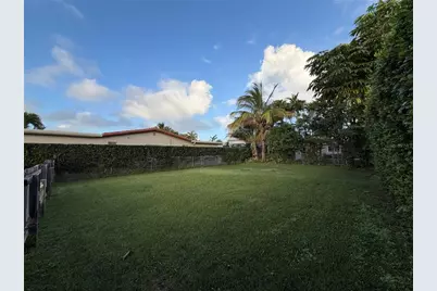 8819 Garland Avenue, Surfside, FL 33154 - Photo 9