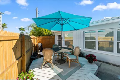 11155 2nd Street E, Treasure Island, FL 33706 - Photo 15