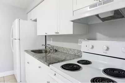 907 34th Avenue W #B, Bradenton, FL 34205 - Photo 3