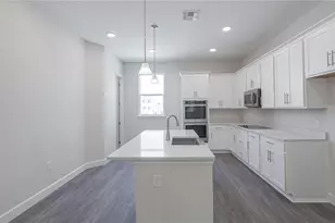 9704 Tate Ln, Tampa, FL 33626 - Photo 9