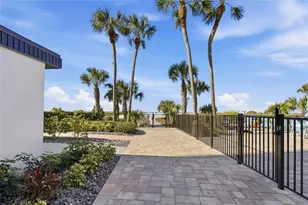 1270 Gulf Blvd, Clearwater Beach, FL 33767 - Photo 29