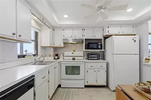 1270 Gulf Blvd, Clearwater Beach, FL 33767 - Photo 15