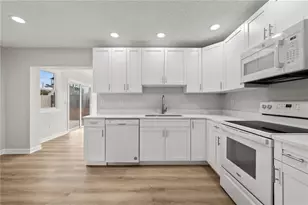 6098 Shannon Ave, Spring Hill, FL 34606 - Photo 7