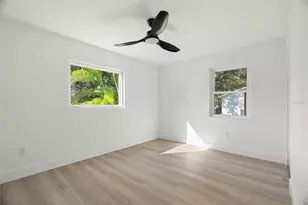 7211 Orpine Dr N, Saint Petersburg, FL 33702 - Photo 21