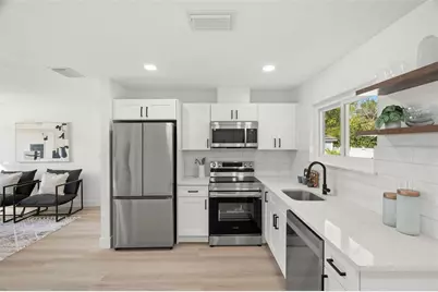 7211 Orpine Drive N, Saint Petersburg, FL 33702 - Photo 5