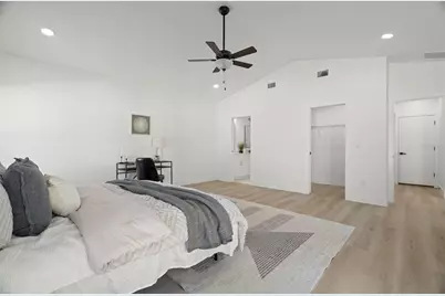 7211 Orpine Drive N, Saint Petersburg, FL 33702 - Photo 31