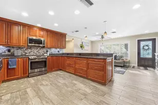 3595 Floral Dr, Largo, FL 33771 - Photo 9