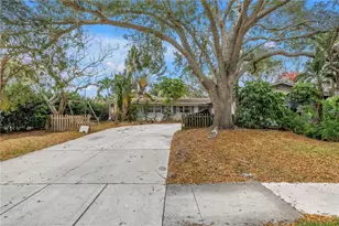 1297 Eden Isle Blvd NE, Saint Petersburg, FL 33702 - Photo 5