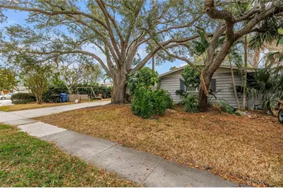 1297 Eden Isle Boulevard NE, Saint Petersburg, FL 33704 - Photo 7