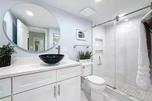 7321 Central Ave, Saint Petersburg, FL 33710 - Photo 9