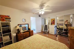 5945 21st St N, Saint Petersburg, FL 33714 - Photo 9