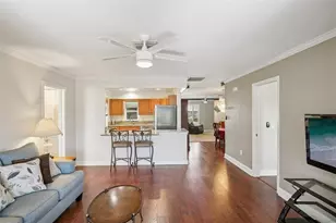 1640 Bentwood Dr, Sun City Center, FL 33573 - Photo 9