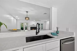5300 Bayshore Blvd, Tampa, FL 33611 - Photo 11