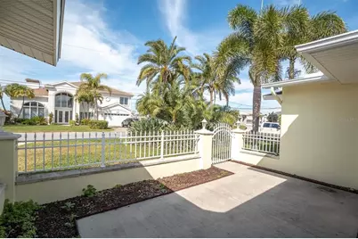 309 Buttonwood Lane, Largo, FL 33770 - Photo 9